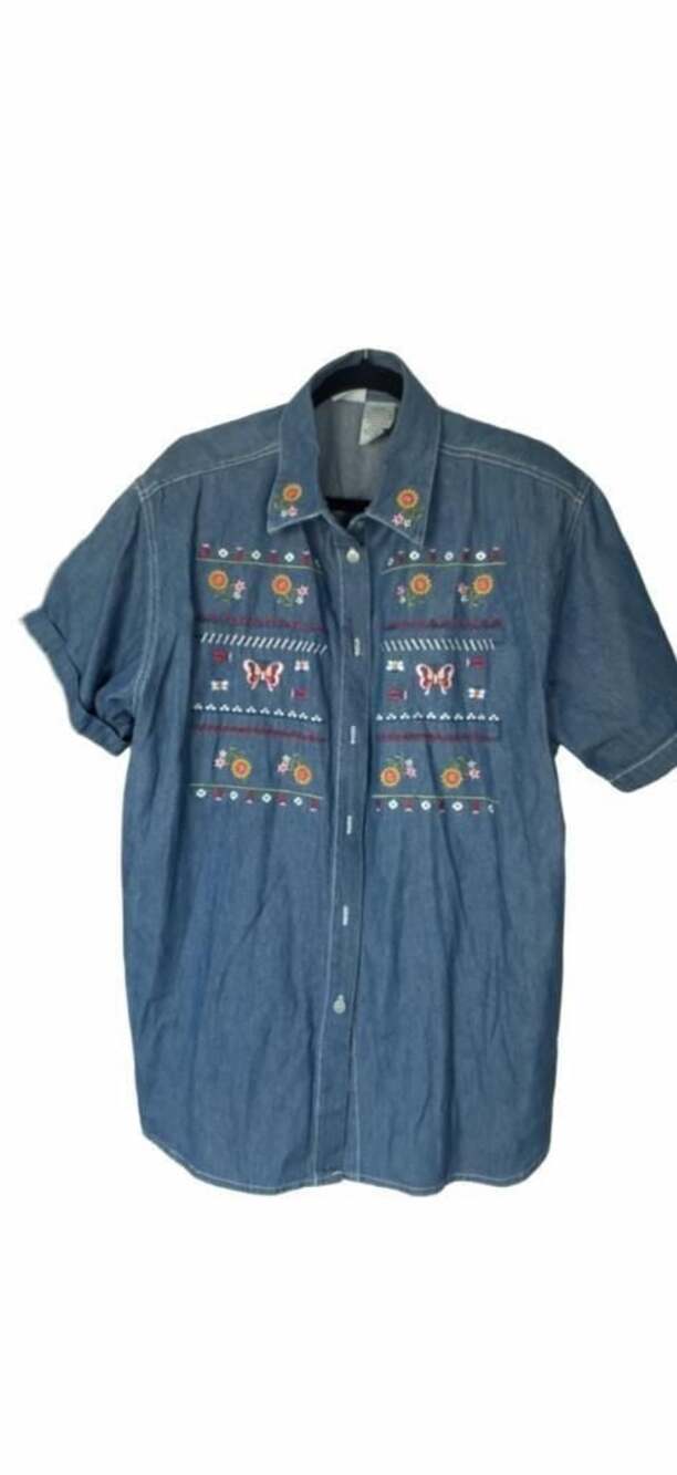 Capacity Vintage 90s Short Sleeve Embroidered Denim Shirt XL Floral _A117